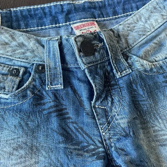 True Religion Shorts - Picture 2 of 8